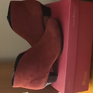 Munro Suede Ankle Boots - Cranberry 10W